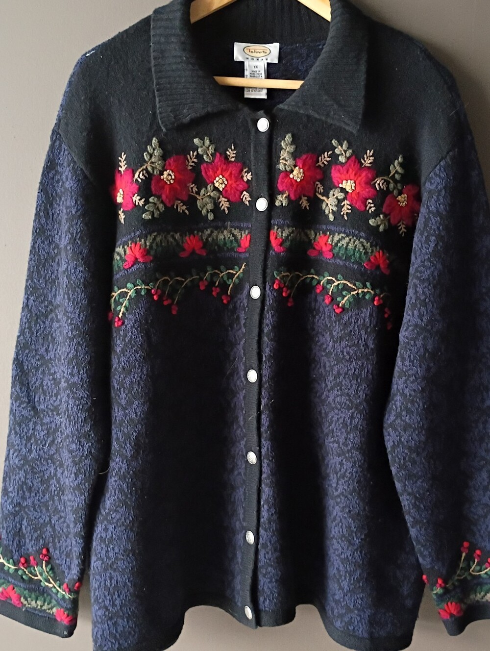Vintage Talbots Embroider Floral Silk Lambswool Cardigan Sweater Poinsettias